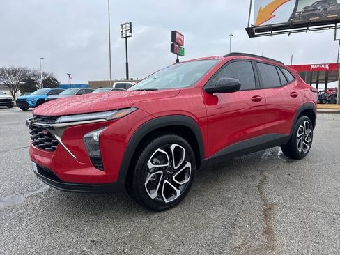 New 2026 Chevrolet Trax RS w/ Driver Confidence Package image 2