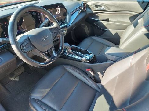 Used 2025 Chevrolet Trax RS FWD image 19