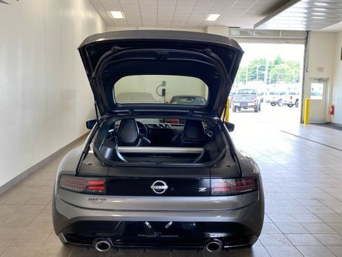Used 2025 Nissan Z Performance w/ Floor Mat Package RWD image 7
