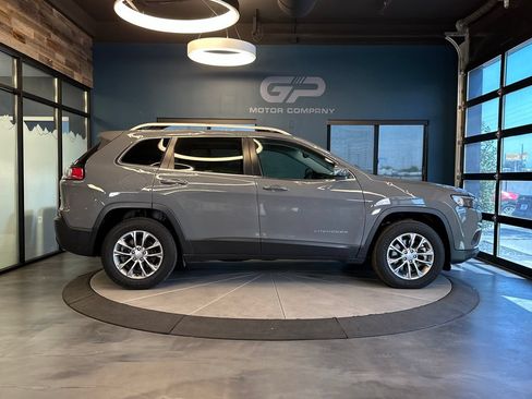 Used 2021 Jeep Cherokee Latitude Lux w/ Sun & Sound Group AWD/4WD image 2