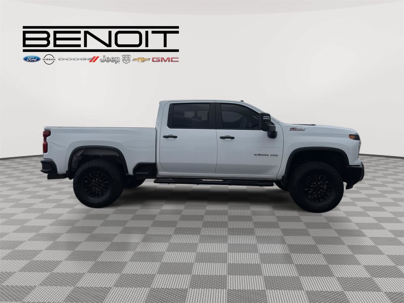 Used 2024 Chevrolet Silverado 2500 Custom w/ Custom Value Package AWD/4WD image 4