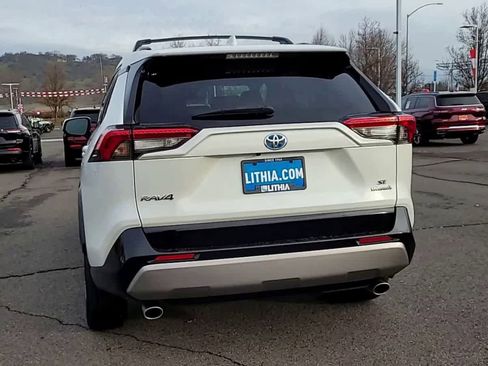 Used 2022 Toyota RAV4 SE image 7