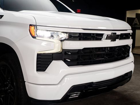 Used 2023 Chevrolet Silverado 1500 RST AWD/4WD image 6