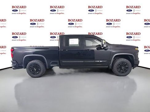 Used 2024 Chevrolet Silverado 2500 High Country w/ High Country Premium Package AWD/4WD image 9