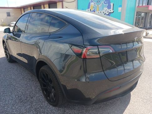 Used 2024 Tesla Model Y Long Range AWD/4WD image 5