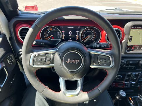 Used 2023 Jeep Wrangler Unlimited Rubicon AWD/4WD image 15