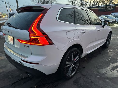 Used 2019 Volvo XC60 T5 Momentum w/ Multimedia Package image 9