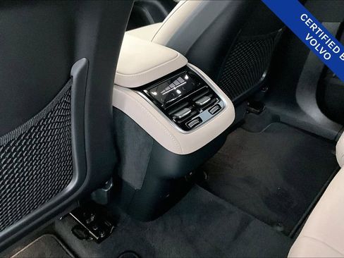 Certified 2025 Volvo XC90 B5 Plus image 31