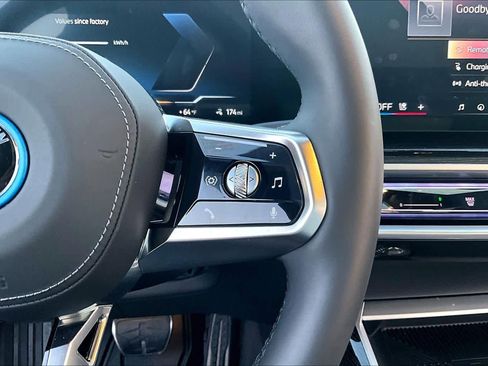 Used 2025 BMW i7 eDrive50 w/ M Sport Package image 23