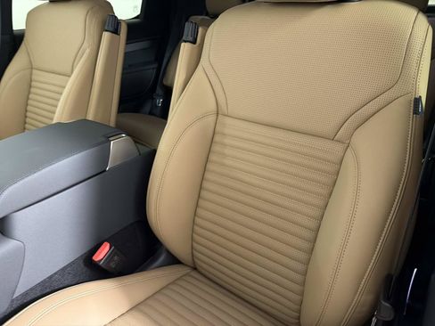 New 2026 Land Rover Discovery Dynamic SE AWD/4WD image 18