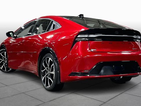 Used 2025 Toyota Prius Plug-In Hybrid image 12