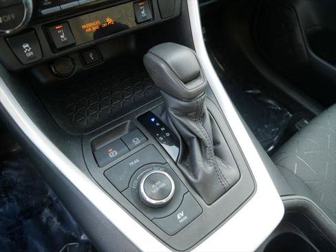 Certified 2020 Toyota RAV4 XLE w/ Convenience Package image 19