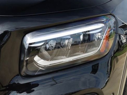 New 2026 Mercedes-Benz GLB 250 4MATIC image 11