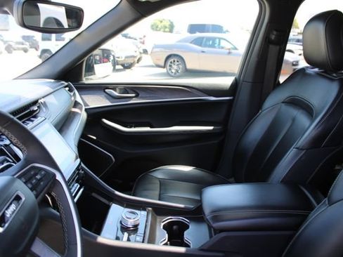 Used 2024 Jeep Grand Cherokee Limited 4xe AWD/4WD image 40