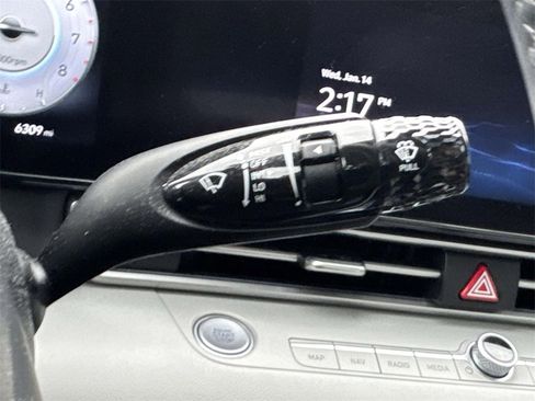 Used 2023 Hyundai Elantra Limited w/ Cargo Package image 19