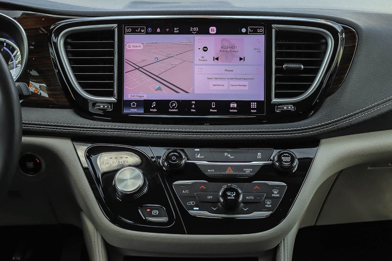 Used 2023 Chrysler Pacifica Limited FWD image 12