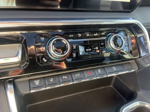 Used 2024 GMC Sierra 2500 Denali w/ Denali Reserve Package image 31