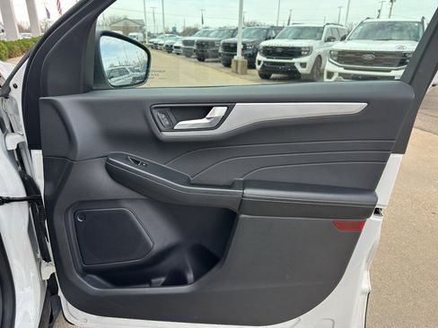 Used 2024 Ford Escape Platinum image 28
