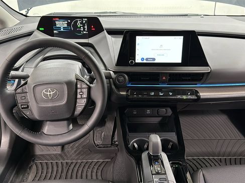 Certified 2025 Toyota Prius XLE image 9