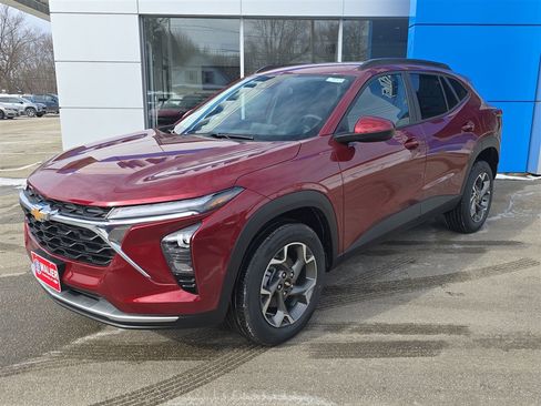 New 2025 Chevrolet Trax LT w/ LT Convenience Package FWD image 1