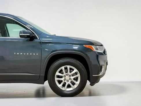 Used 2018 Chevrolet Traverse LT FWD image 14