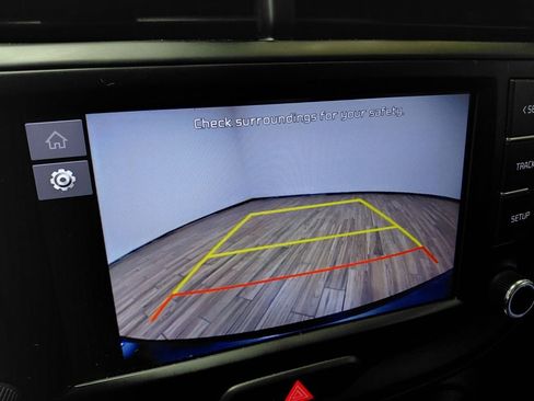 Used 2023 Kia Soul LX w/ LX Technology Package image 4