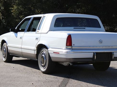 Used 1993 Chrysler New Yorker Fifth Avenue image 6