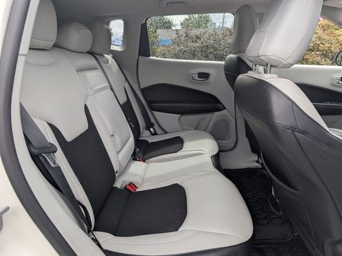 Used 2018 Jeep Compass Latitude w/ Popular Equipment Group FWD image 29
