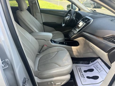 Used 2019 Lincoln MKC Reserve w/ MKC Climate Package AWD/4WD image 11