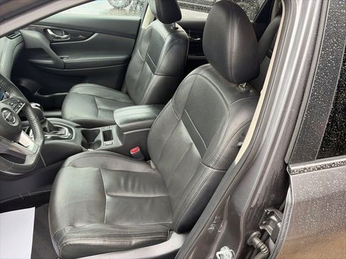 Used 2017 Nissan Rogue SL w/ SL Premium Package image 7