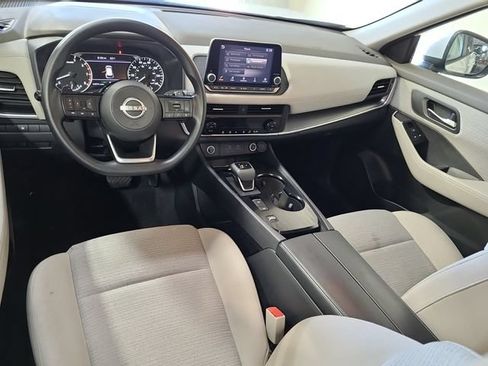 Used 2023 Nissan Rogue SV FWD image 8