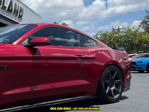 Used 2018 Ford Mustang GT RWD image 3