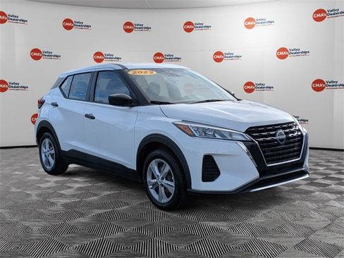 Used 2022 Nissan Kicks S image 3