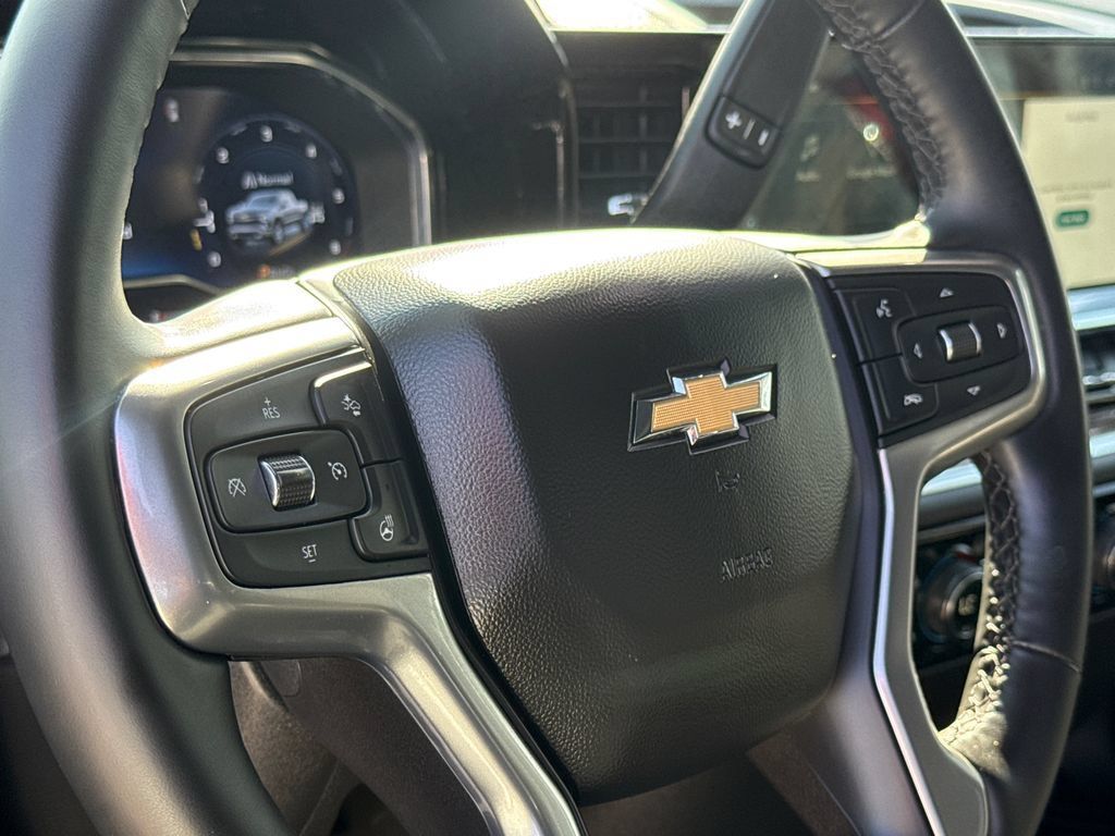 Used 2024 Chevrolet Silverado 1500 LT AWD/4WD image 29
