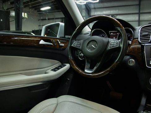 Used 2017 Mercedes-Benz GLS 550 4MATIC image 44