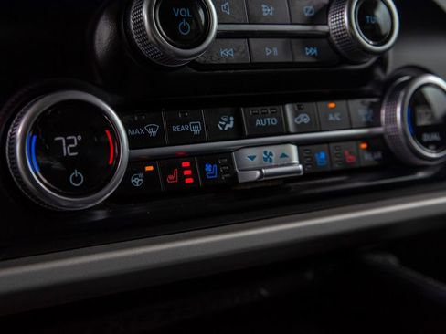 Used 2024 Ford Expedition XLT image 35