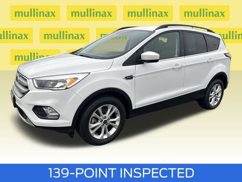 Certified 2018 Ford Escape SE w/ SE Sync 3 Package image 15