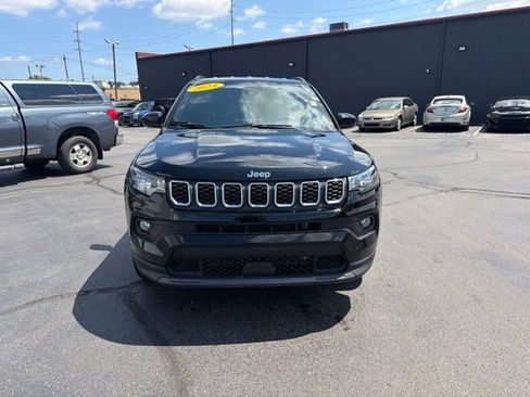 Used 2024 Jeep Compass Latitude AWD/4WD image 26