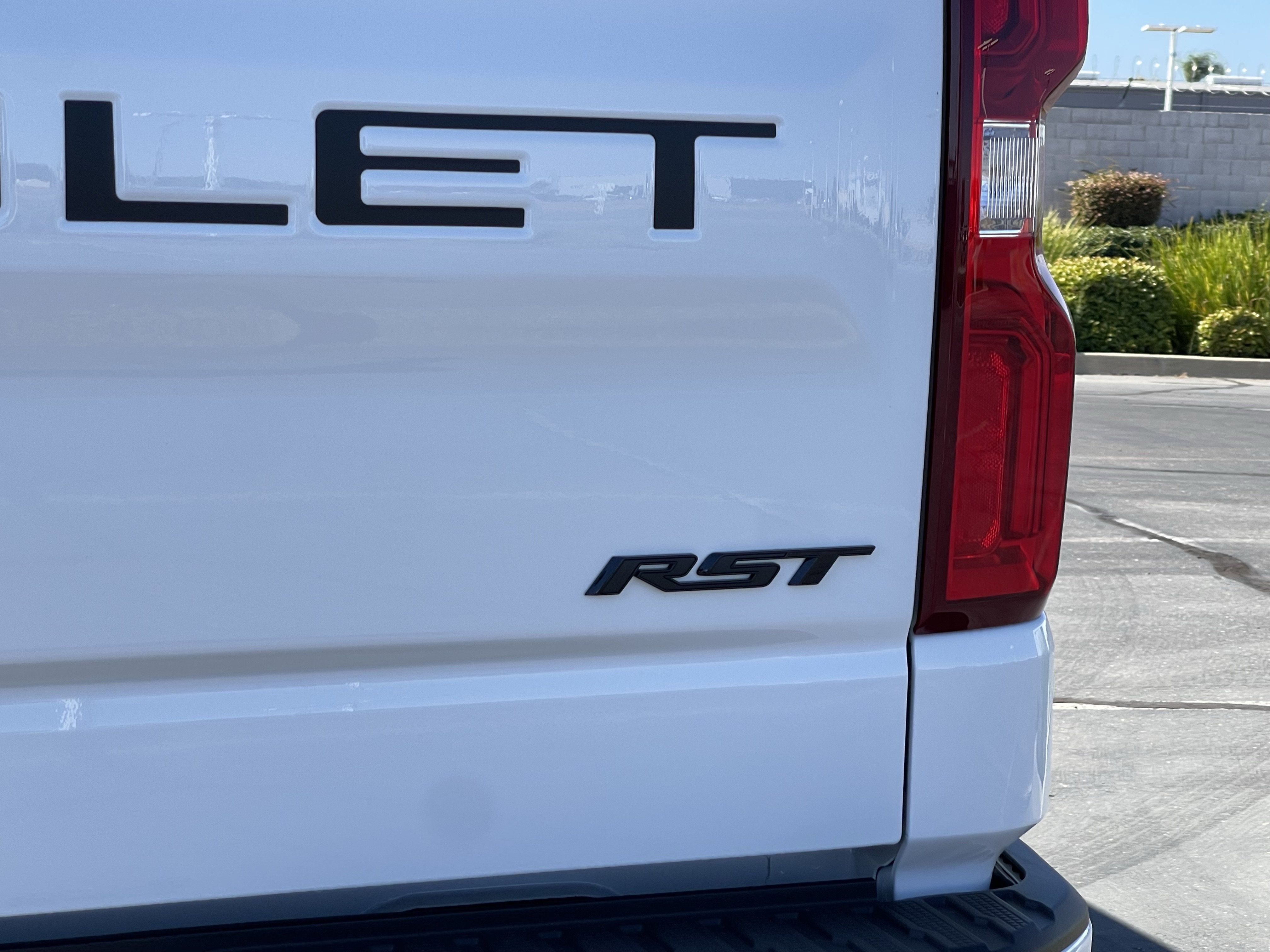 New 2026 Chevrolet Silverado 1500 RST w/ Redline Edition AWD/4WD image 8