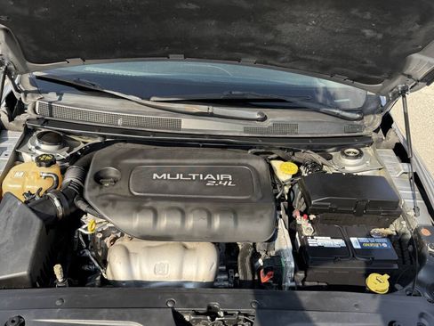 Used 2016 Chrysler 200 Limited FWD image 13