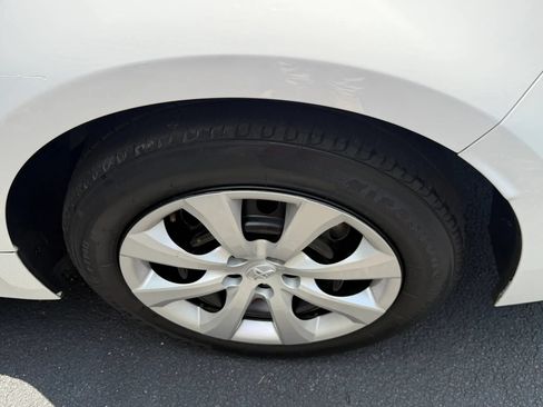 Used 2024 Toyota Corolla LE FWD image 33