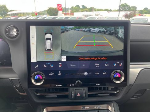 Used 2024 Lexus GX 550 w/ Accessory Package (2T) AWD/4WD image 19