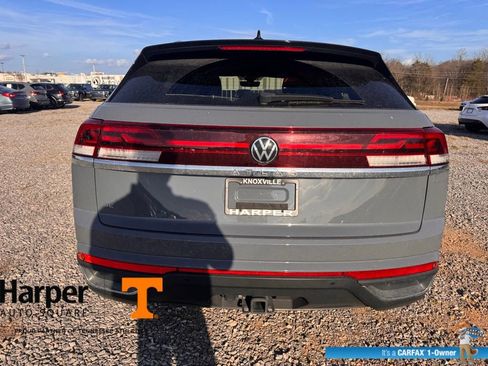 Used 2024 Volkswagen Atlas Cross Sport SE image 4
