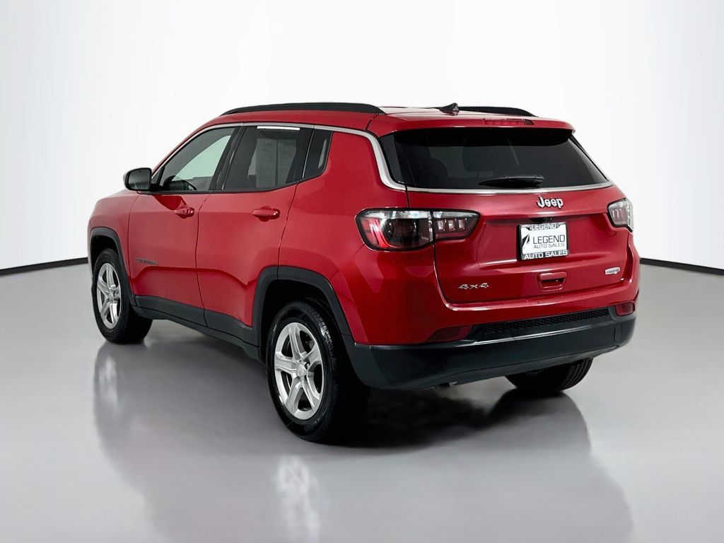 Used 2024 Jeep Compass Latitude AWD/4WD image 7