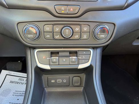 Used 2023 GMC Terrain SLE w/ Driver Convenience Package image 21