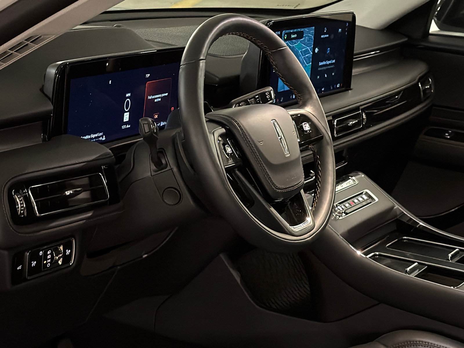 New 2026 Lincoln Aviator AWD w/ Jet Appearance Package image 16