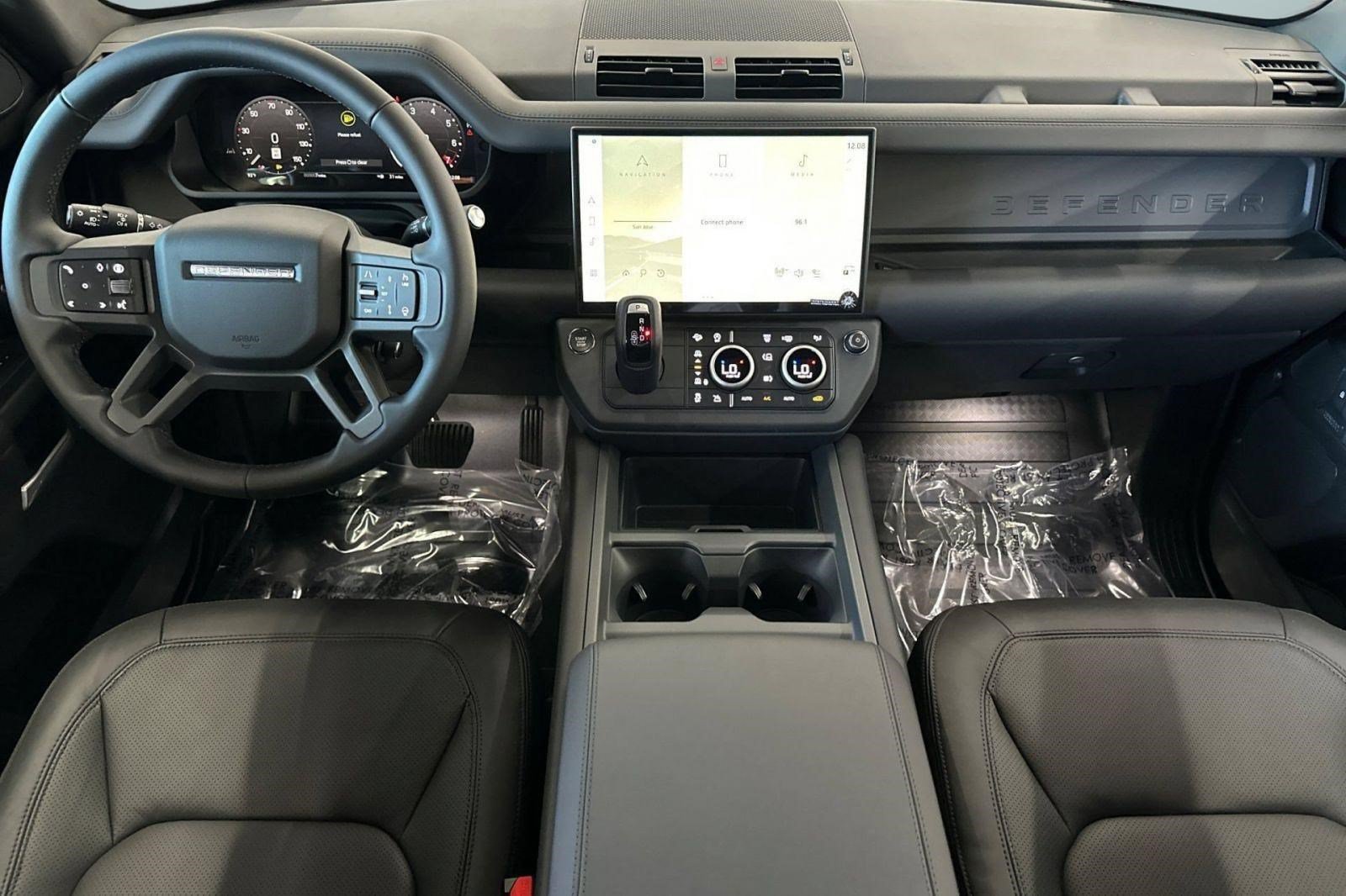 New 2026 Land Rover Defender 110 X-Dynamic SE AWD/4WD image 13