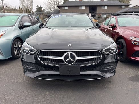 Used 2025 Mercedes-Benz C 300 4MATIC Sedan image 2