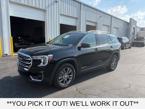 Used 2024 GMC Terrain SLT AWD/4WD image 3