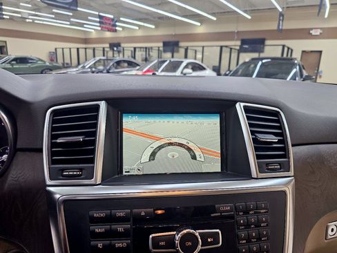 Used 2015 Mercedes-Benz ML 350 2WD w/ Premium 1 Package image 32